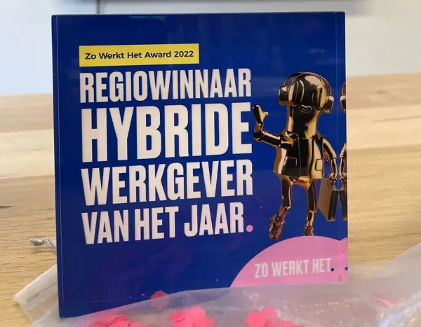 https://accp-cdn.econnect.rocks/media/foto-s/blogfoto-s/econnect-wint-hybride-werkgever.png?width=600&format=webp&rmode=PAD
